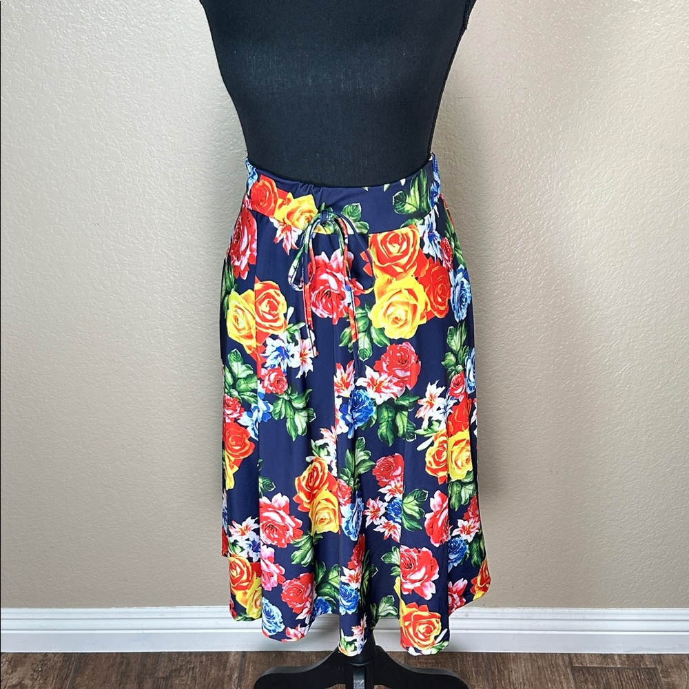 Metro Wear Navy Floral Circle Skirt with Tie Waist Size Medium